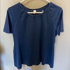 Gap women’s XL athletic shirt